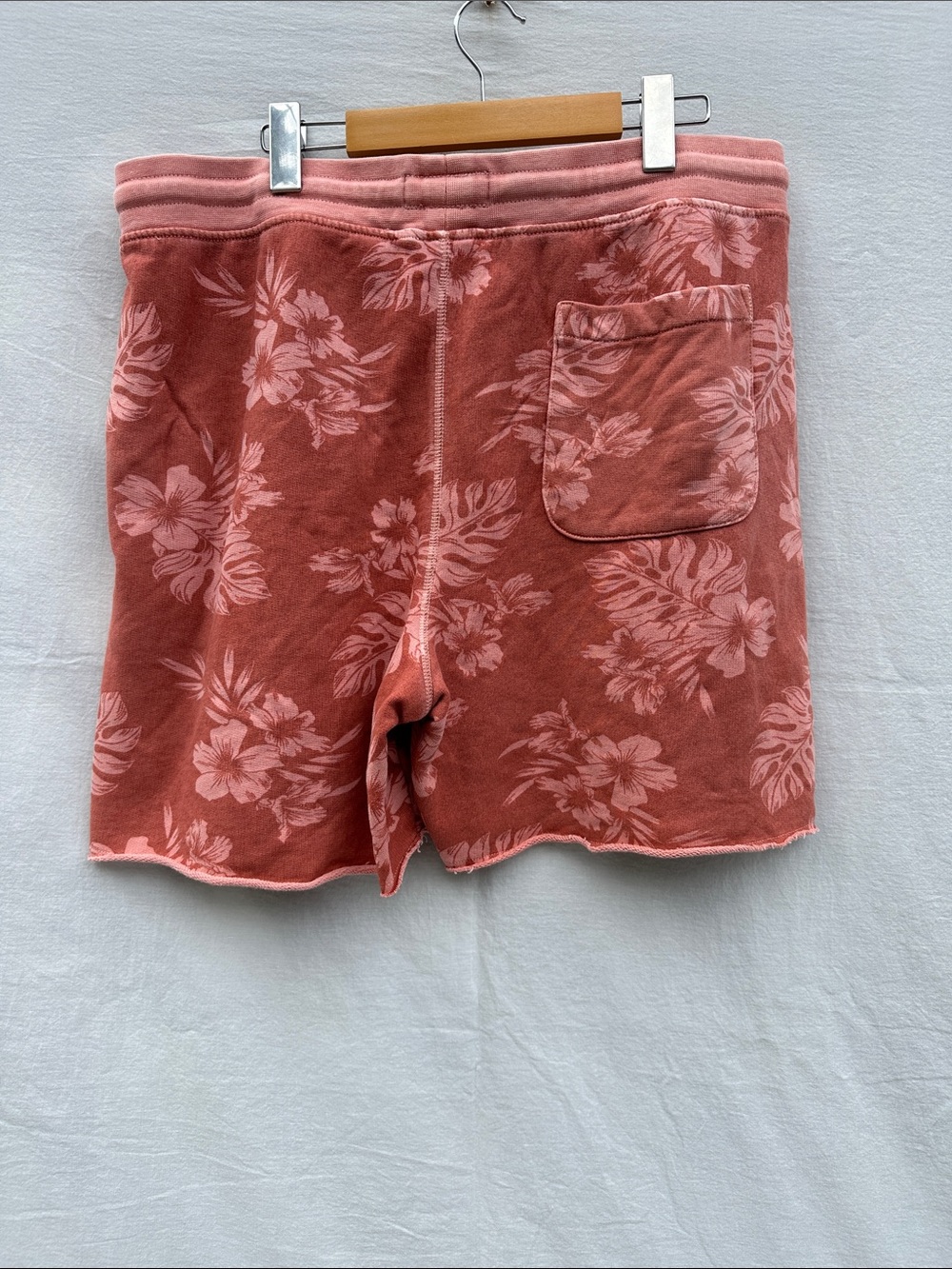 American Eagle Floral Shorts - Picture 4 of 4